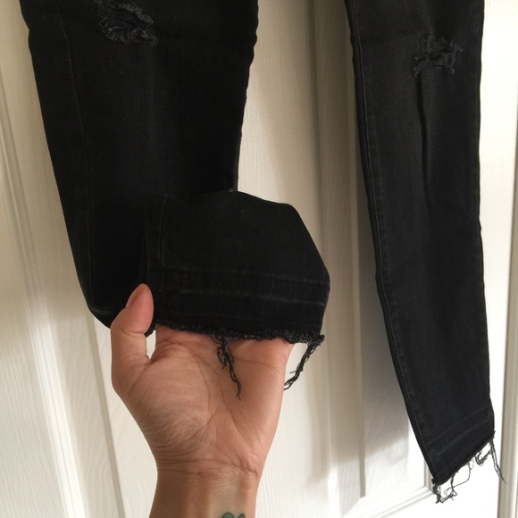 ZARA Raw Hem Black Distressed Jeans - Picture 3 of 7